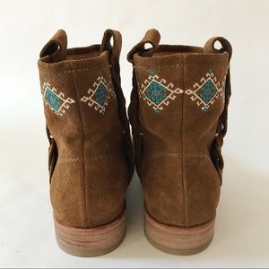 NWOT Soludos Embroidered Booties (brown) size 6